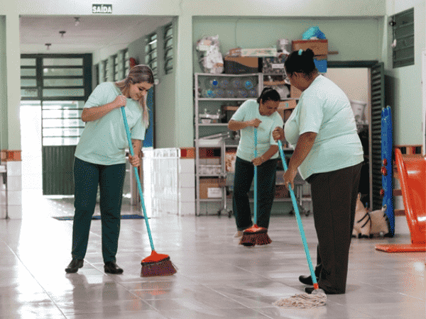 Imagem de Auxiliar de Serviços Gerais limpeza