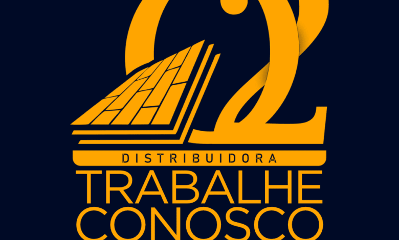 Estoquista - O2 Distribuidora - Jacarezinho, RJ 1 Logotipo da O2 Distribuidora em tom amarelo sobre fundo azul com o texto Trabalhe Conosco e indicação para candidatar-se.